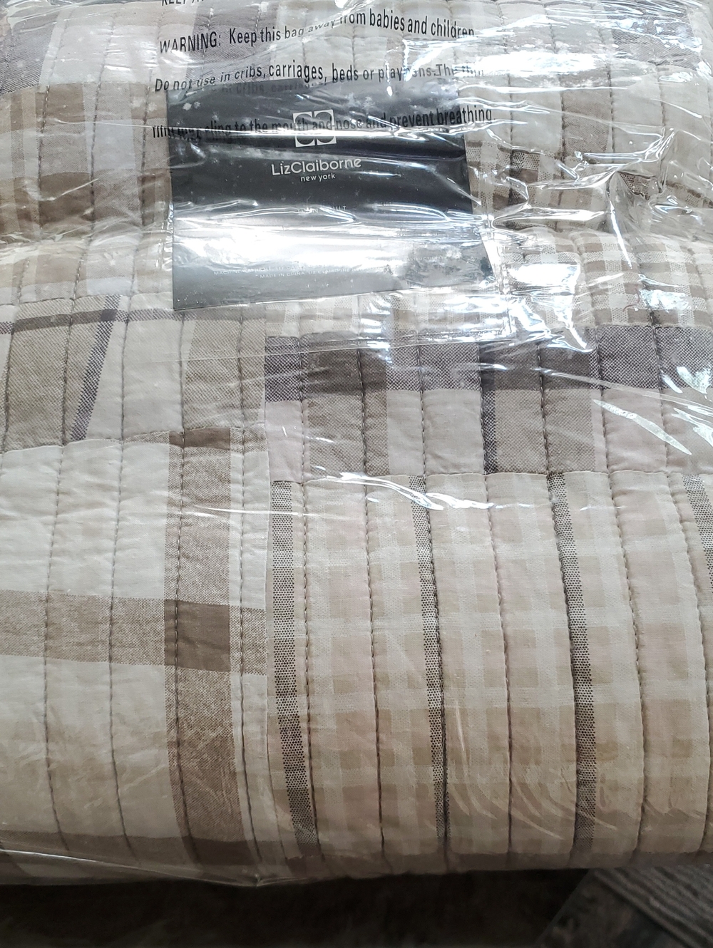 New Liz Claiborne Cream/Tan/brown Quilt Twin In Package 100% Cotton